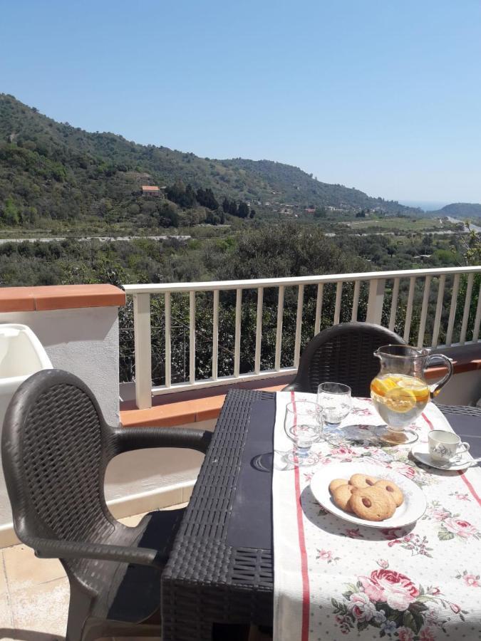 Appartamento Casa Di Lucia Forza dʼAgro Esterno foto